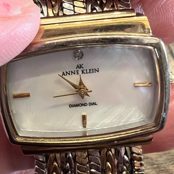 ⏰⌚️💕Anne Klein Gold and Silver Beaded Bracelet - Picture 3 of 7